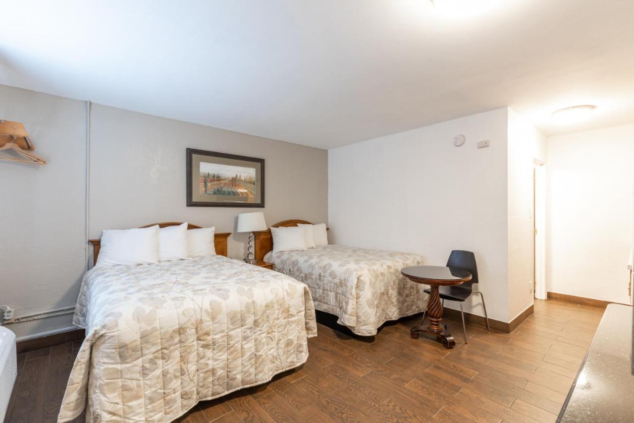 Vineyard Valley Inn Cloverdale Bagian luar foto