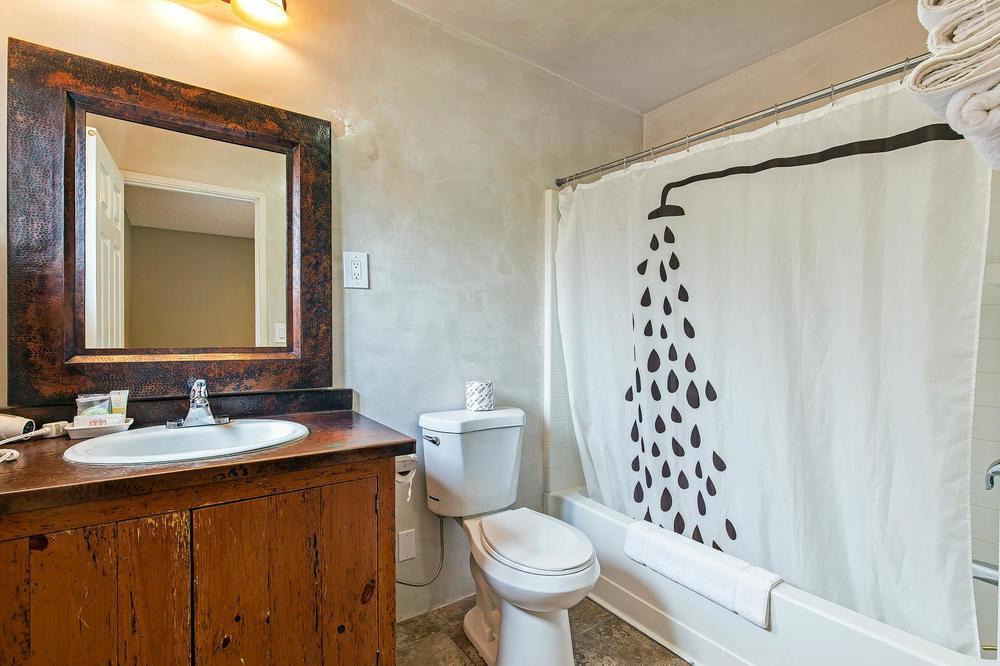Vineyard Valley Inn Cloverdale Bagian luar foto