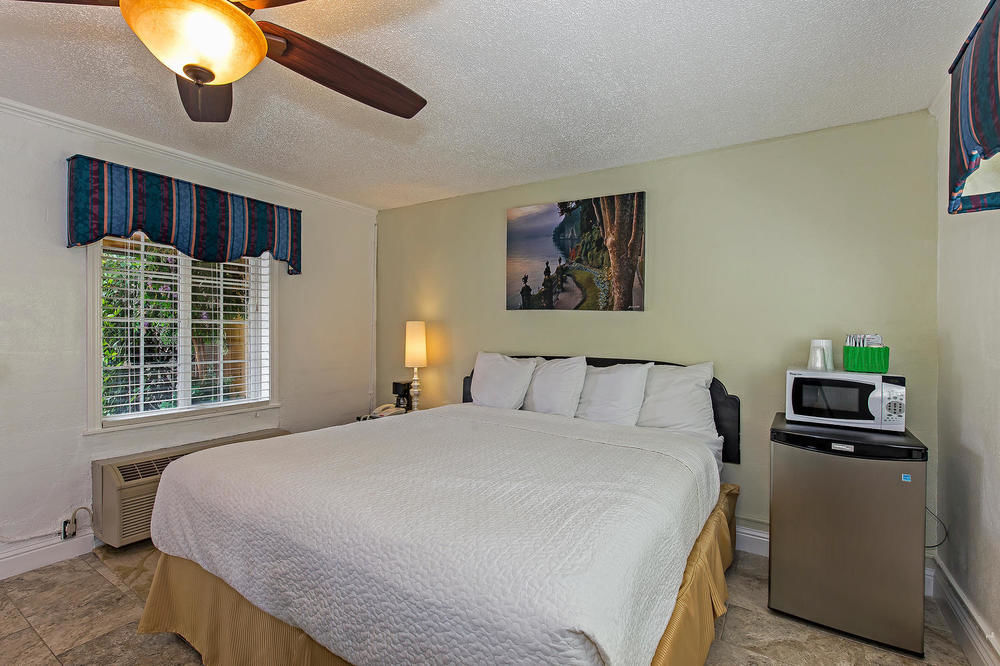 Vineyard Valley Inn Cloverdale Bagian luar foto